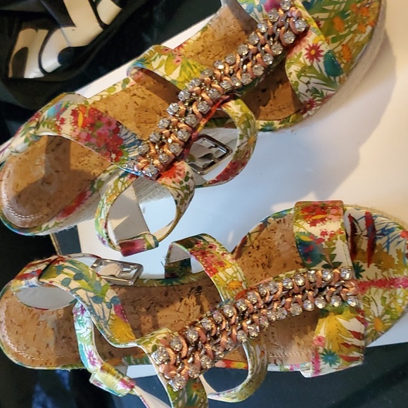 Gianni binni size 9 decorative sandals excellent condition - Picture 5 of 7